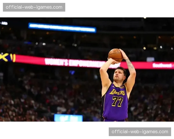 湖人残阵两胜火箭，肯纳德高效投射弥补东契奇空缺